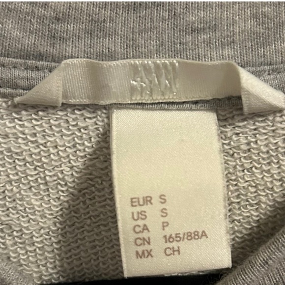 H&M Rhinestone Bead Cherry Appliqué Crew Neck Sweatshirt Lt Gray Melange Sz S - Picture 9 of 15